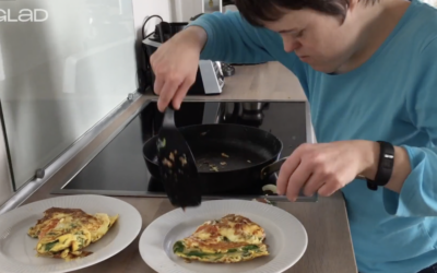 Elisa laver omelet med tomat og spinat