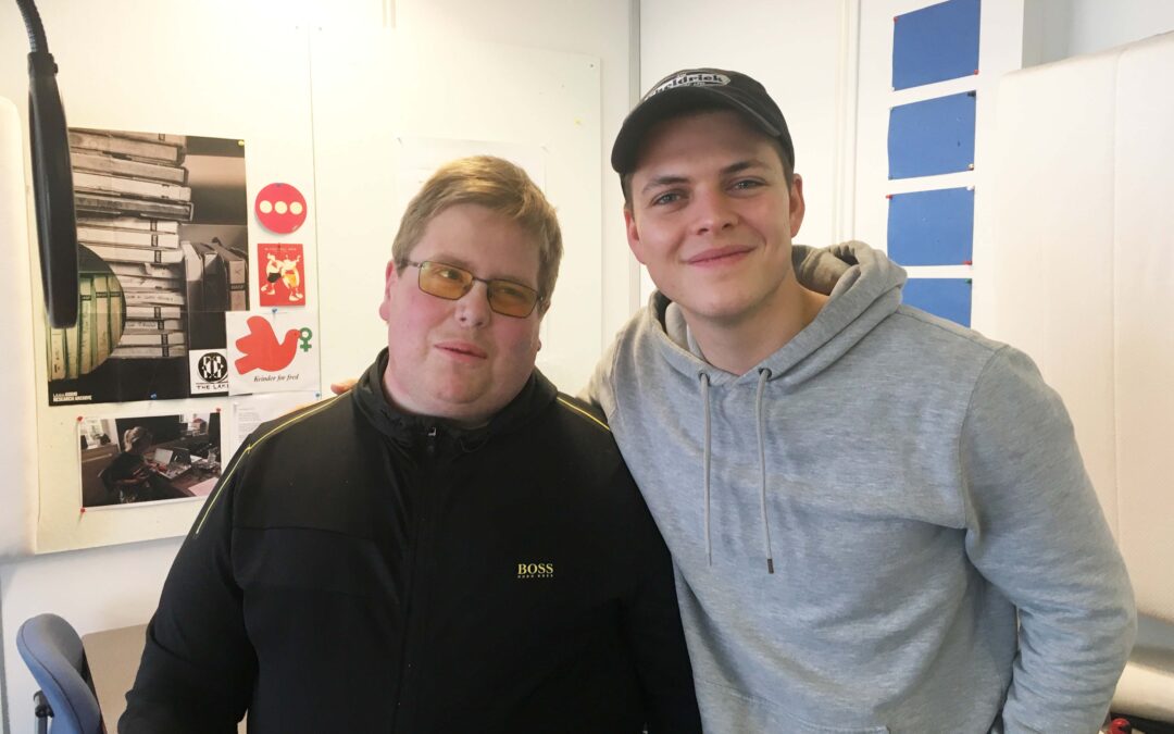 Alex Høhg Andersen besøger Lars Hauberg i studiet
