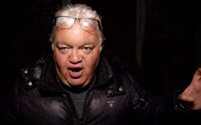 VERDEN IFØLGE GLAD: Spøgelsesjagt og halloweenlagkage