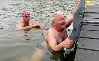 Per Rosenberg prøver vinterbadning