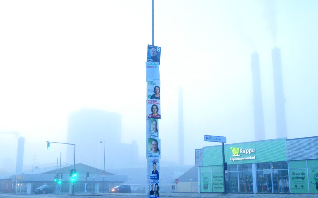 Vælgerplakater så høje som skorstene