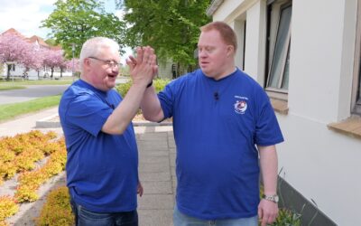 VERDEN IFØLGE GLAD: Petanque, massage og koldskål