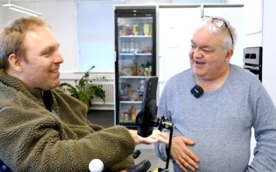 VERDEN IFØLGE GLAD: Lasagne og gravmudder